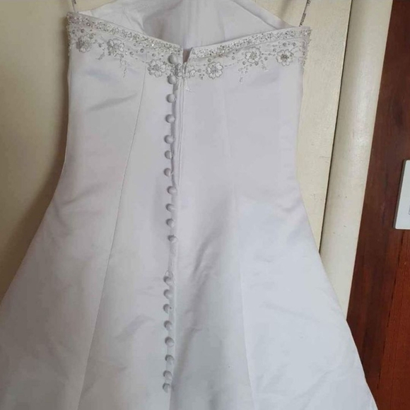 Size 10 wedding dress with matching shawl Ginza Collection - Picture 7 of 9